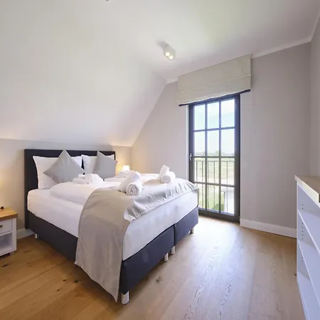 Villa Reetland Am - Luxus Reetdachvilla Mit 3 Schlafzimmern, Sauna Und Kamin H18 *